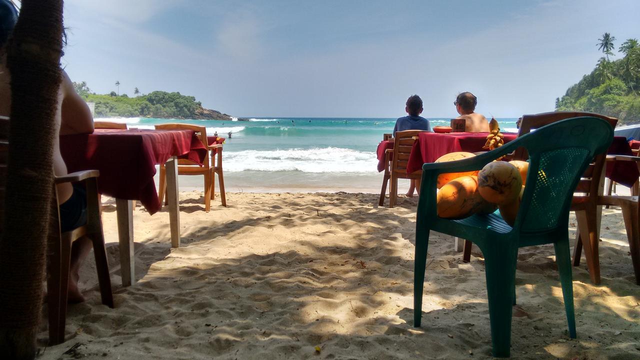 blue beach paradise Dikwella Exterior foto